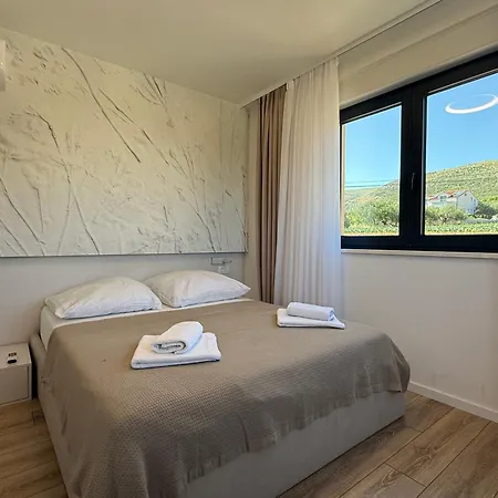 Olira * Trogir